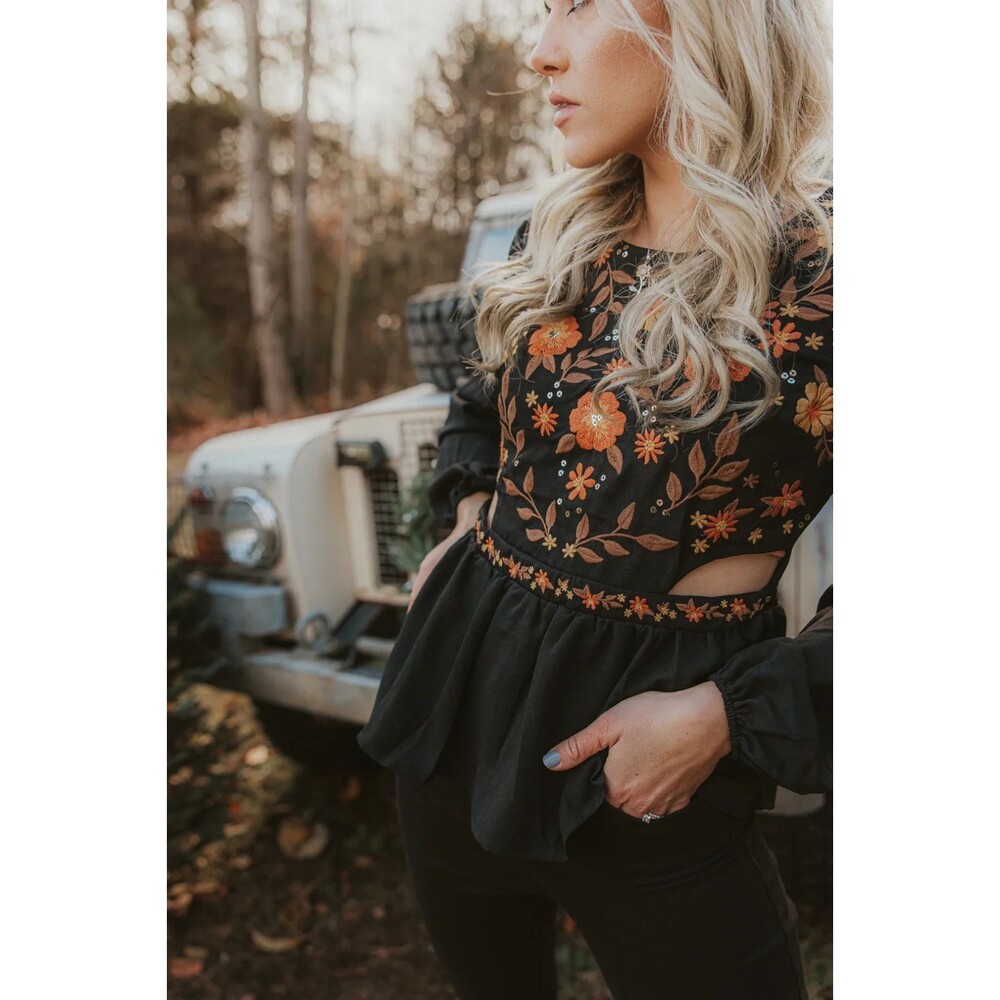 NWT SAVANNA JANE Black Orange Fall Floral Embroidery Cut Out Peasant Top SIZE 2X - Picture 3 of 13
